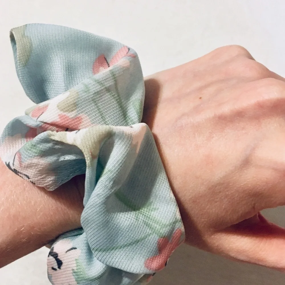 Chiffon NEW Baby Blue Hair Scrunchie with Pink Flowers - Picture 5 of 6